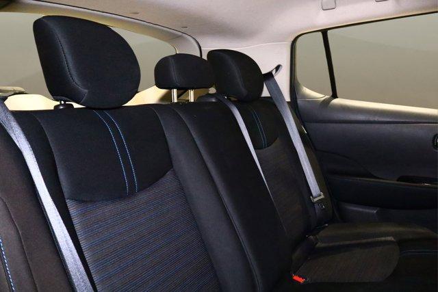 Photo of 2022 Gun Metallic Nissan Leaf