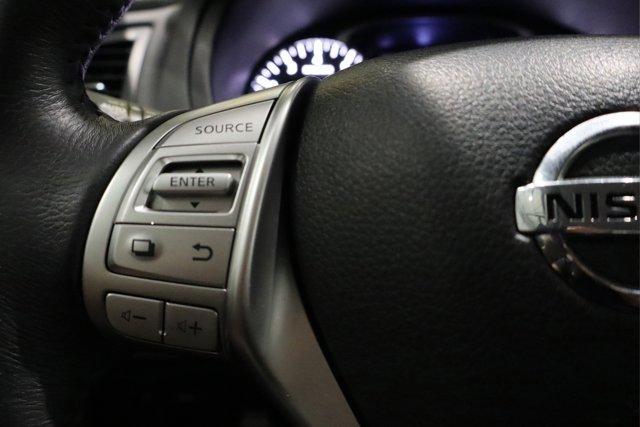 Photo of 2017 Brilliant Silver Nissan Altima