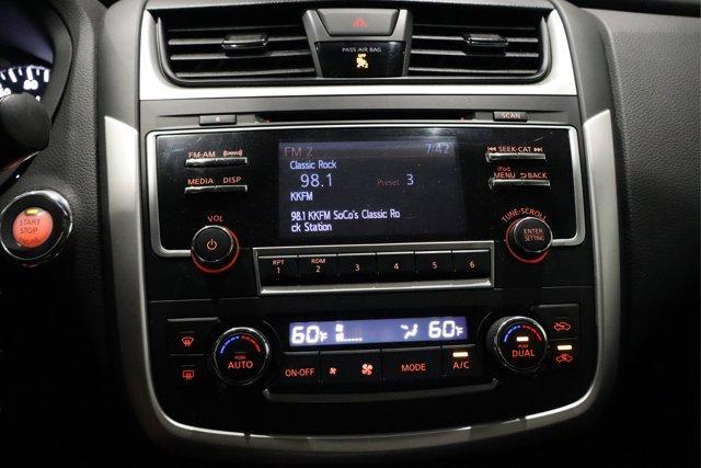 Photo of 2017 Brilliant Silver Nissan Altima