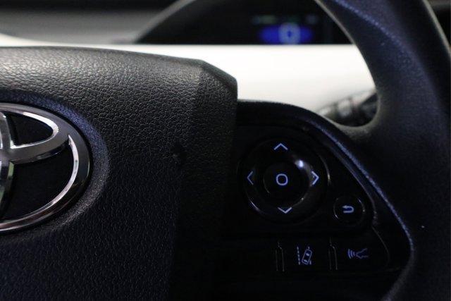 Photo of 2021 White Toyota Prius