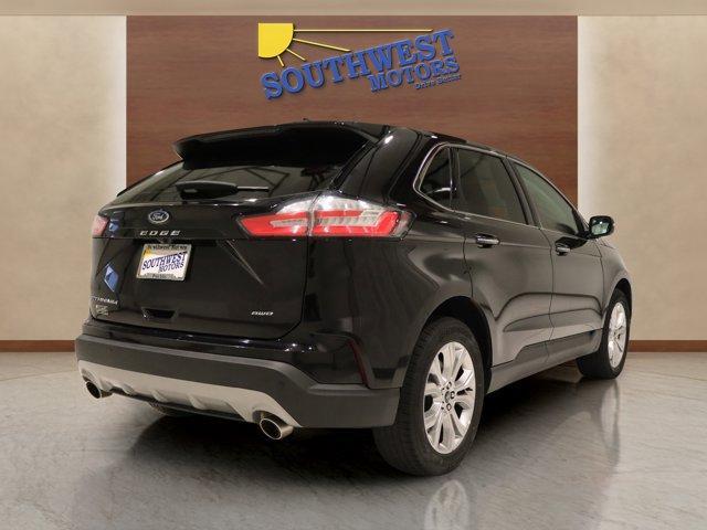 Photo of 2024 Black Ford Edge