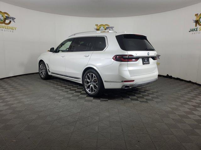 Photo of 2025 Mineral White Metallic BMW X7