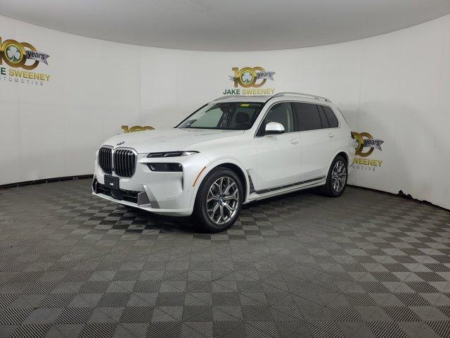 Photo of 2025 Mineral White Metallic BMW X7