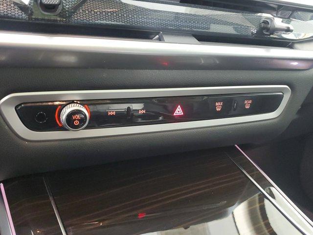 Photo of 2025 Mineral White Metallic BMW X7