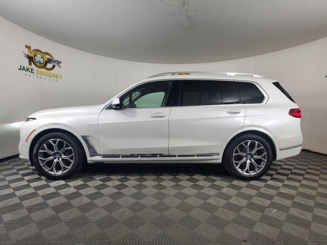 Photo of 2025 Mineral White Metallic BMW X7