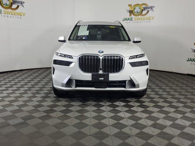 Photo of 2025 Mineral White Metallic BMW X7