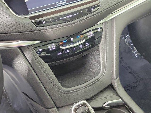 Photo of 2019 Stellar Black Metallic Cadillac XT5