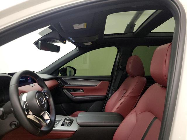 Photo of 2025 Pearl Mazda CX-70