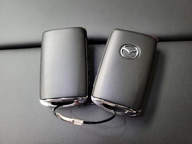 Photo of 2025 Pearl Mazda CX-70