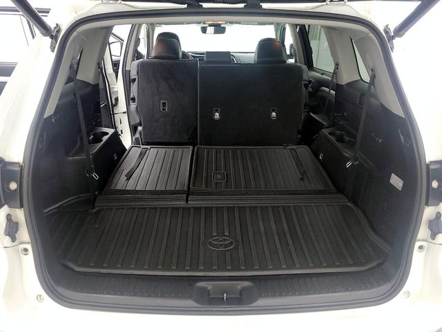Photo of 2019 White Toyota Highlander