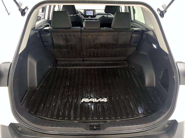 Photo of 2022 White Toyota RAV4