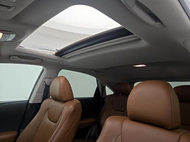Photo of 2015 White Lexus RX 350