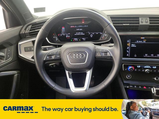 Photo of 2022 White Audi Q3