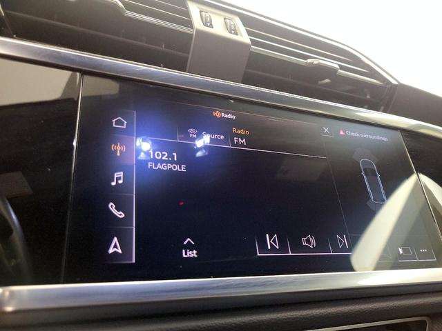 Photo of 2022 White Audi Q3