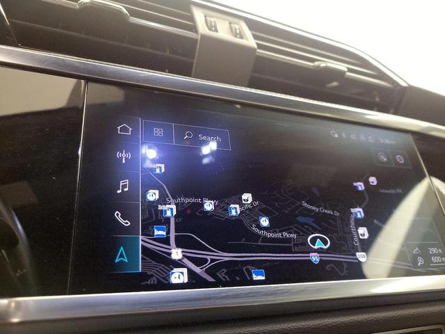 Photo of 2022 White Audi Q3
