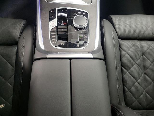 Photo of 2024 Black BMW X7