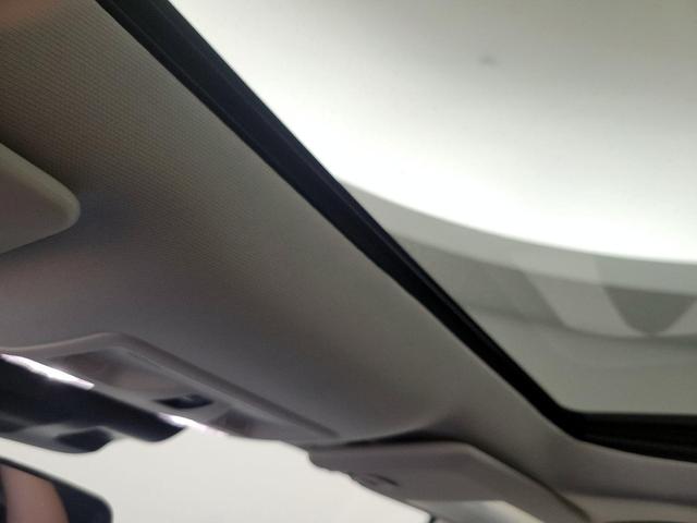 Photo of 2025 White Ford Maverick