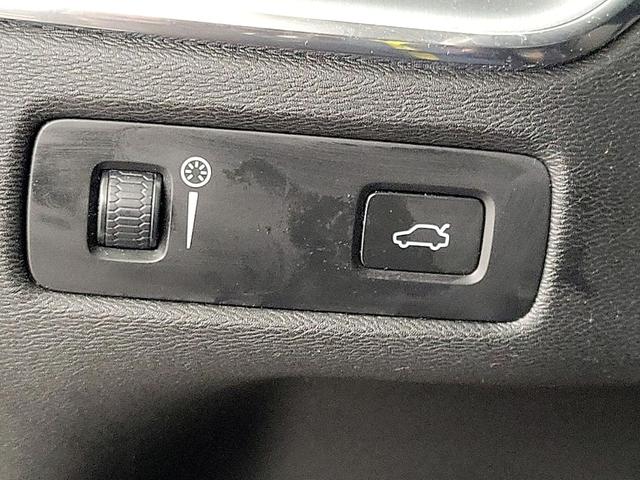 Photo of 2020 Gray Volvo XC60