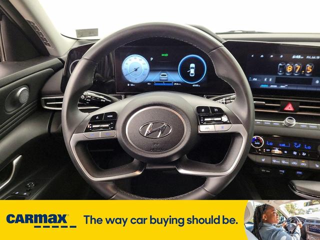 Photo of 2023 Black Hyundai ELANTRA