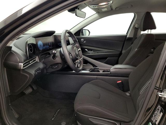 Photo of 2023 Black Hyundai ELANTRA