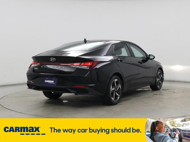 Photo of 2023 Black Hyundai ELANTRA