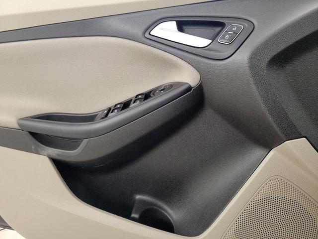 Photo of 2016 Gray Ford Focus