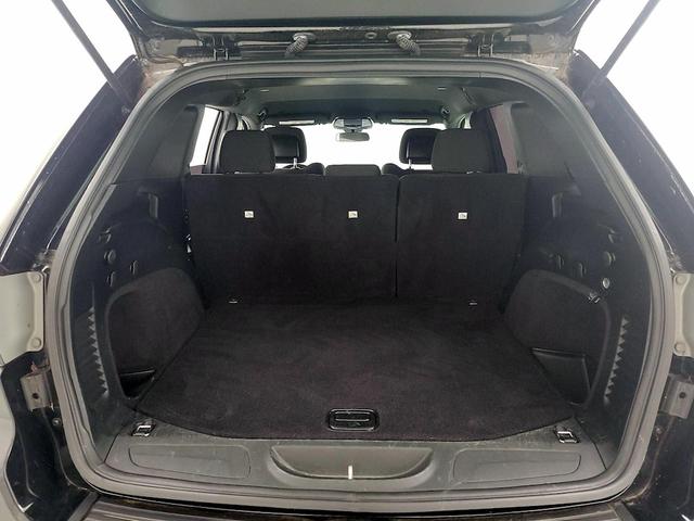 Photo of 2018 Black Jeep Grand Cherokee