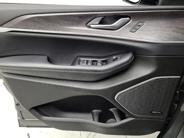 Photo of 2022 Gray Jeep Grand Cherokee