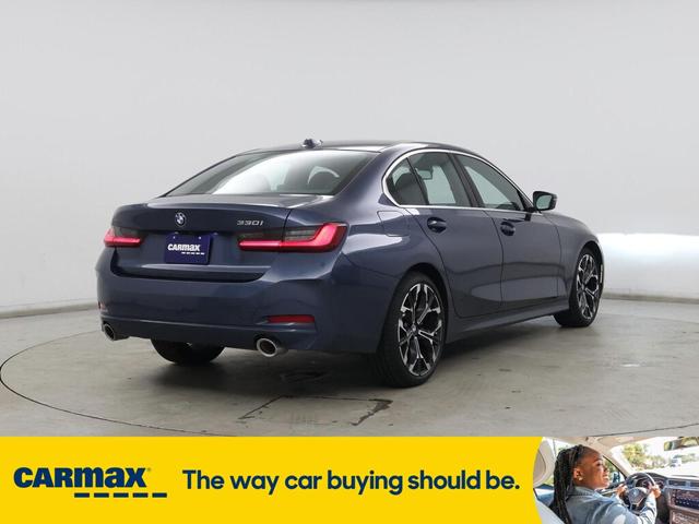 Photo of 2025 Blue BMW 330