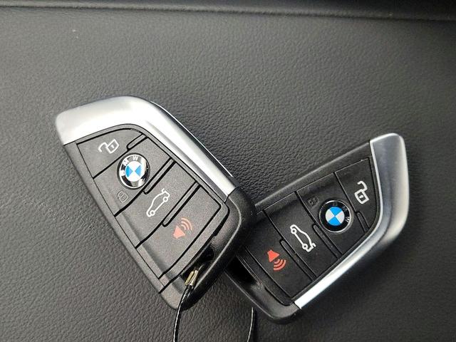 Photo of 2025 Blue BMW 330