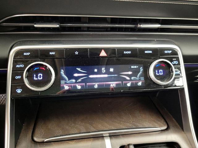 Photo of 2023 White Genesis GV80