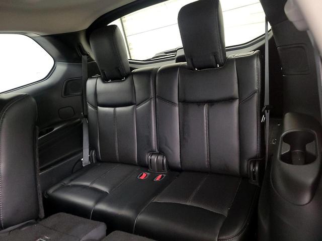 Photo of 2015 Silver Nissan Pathfinder