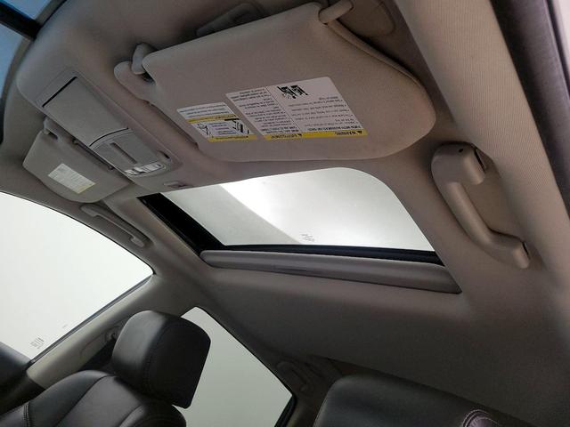 Photo of 2015 Silver Nissan Pathfinder