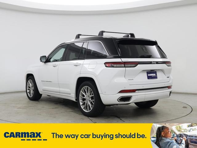 Photo of 2022 White Jeep Grand Cherokee