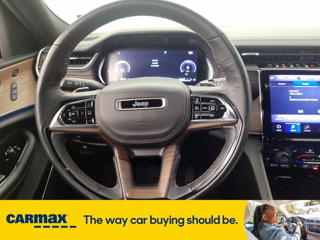 Photo of 2022 White Jeep Grand Cherokee