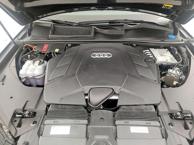 Photo of 2021 Black Audi Q7