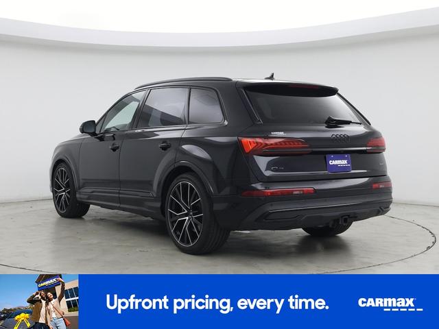 Photo of 2021 Black Audi Q7
