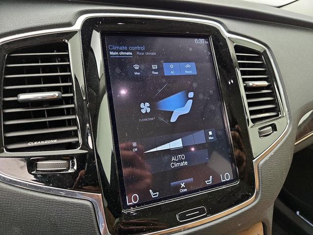 Photo of 2016 Black Volvo XC90