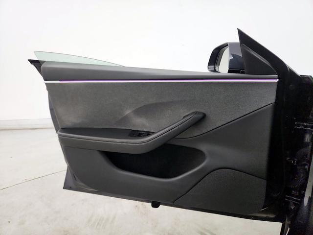 Photo of 2025 Gray Tesla Model 3