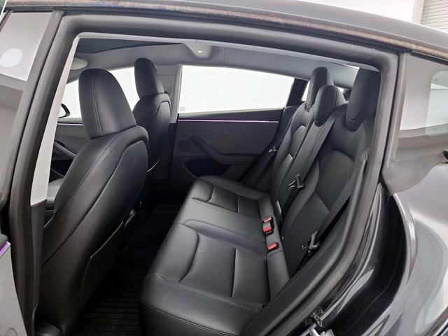 Photo of 2025 Gray Tesla Model 3