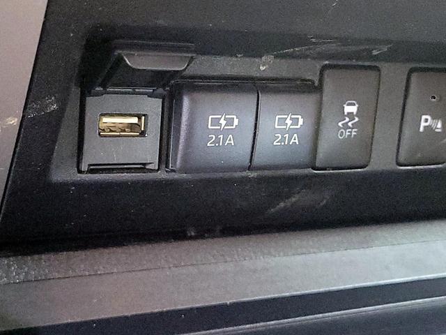 Photo of 2021 Silver Toyota Tundra