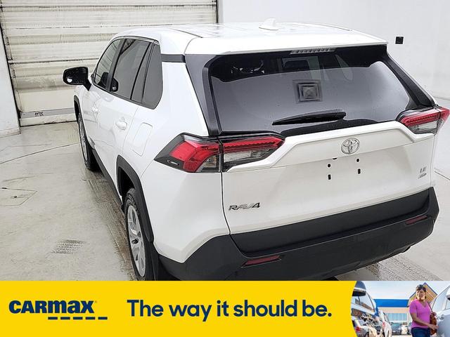 Photo of 2022 White Toyota RAV4
