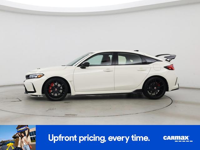 Photo of 2025 White Honda Civic