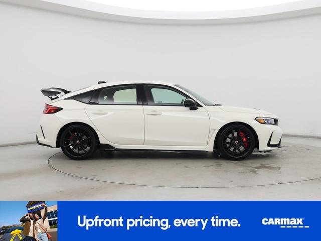 Photo of 2025 White Honda Civic