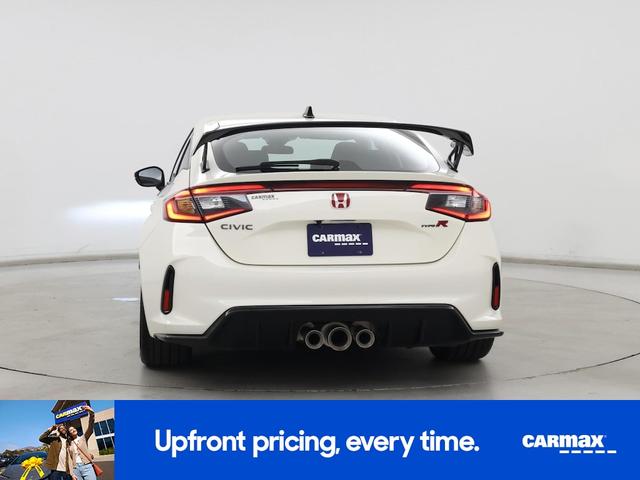 Photo of 2025 White Honda Civic