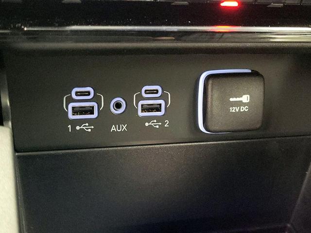 Photo of 2024 White Jeep Grand Cherokee