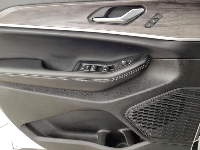 Photo of 2024 White Jeep Grand Cherokee