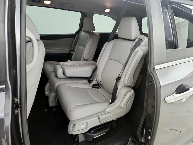 Photo of 2018 Gray Honda Odyssey