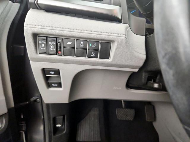 Photo of 2018 Gray Honda Odyssey