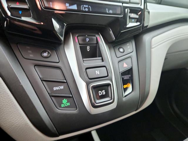 Photo of 2018 Gray Honda Odyssey